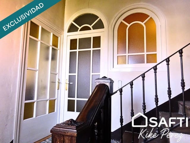 5 chambre Villa/Maison Mitoyenne à vendre à Esparreguera avec garage - 449 000 € (Ref: 9568352)