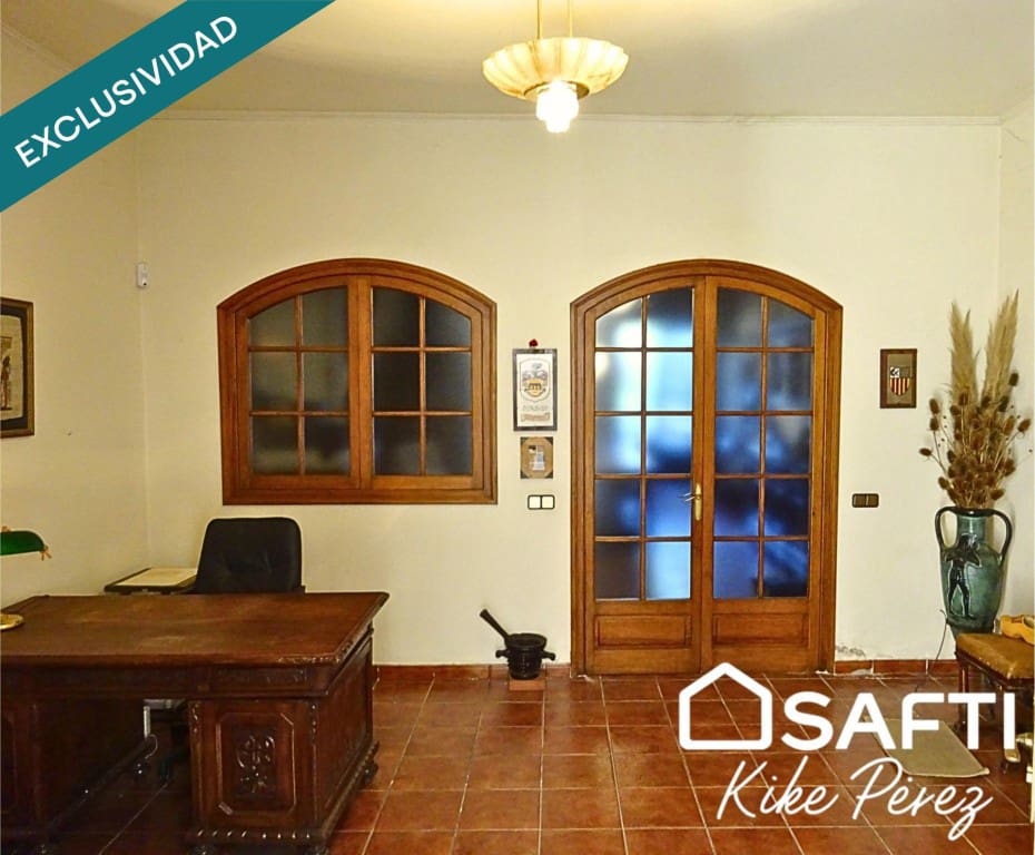 5 chambre Villa/Maison Mitoyenne à vendre à Esparreguera avec garage - 449 000 € (Ref: 9568352)