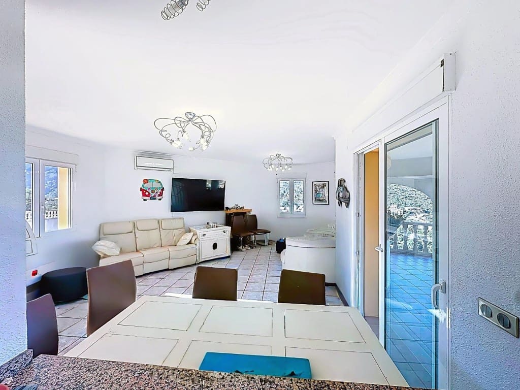 4 soveværelse Villa til salg i Pedreguer med swimmingpool - € 1.300.000 (Ref: 9570970)