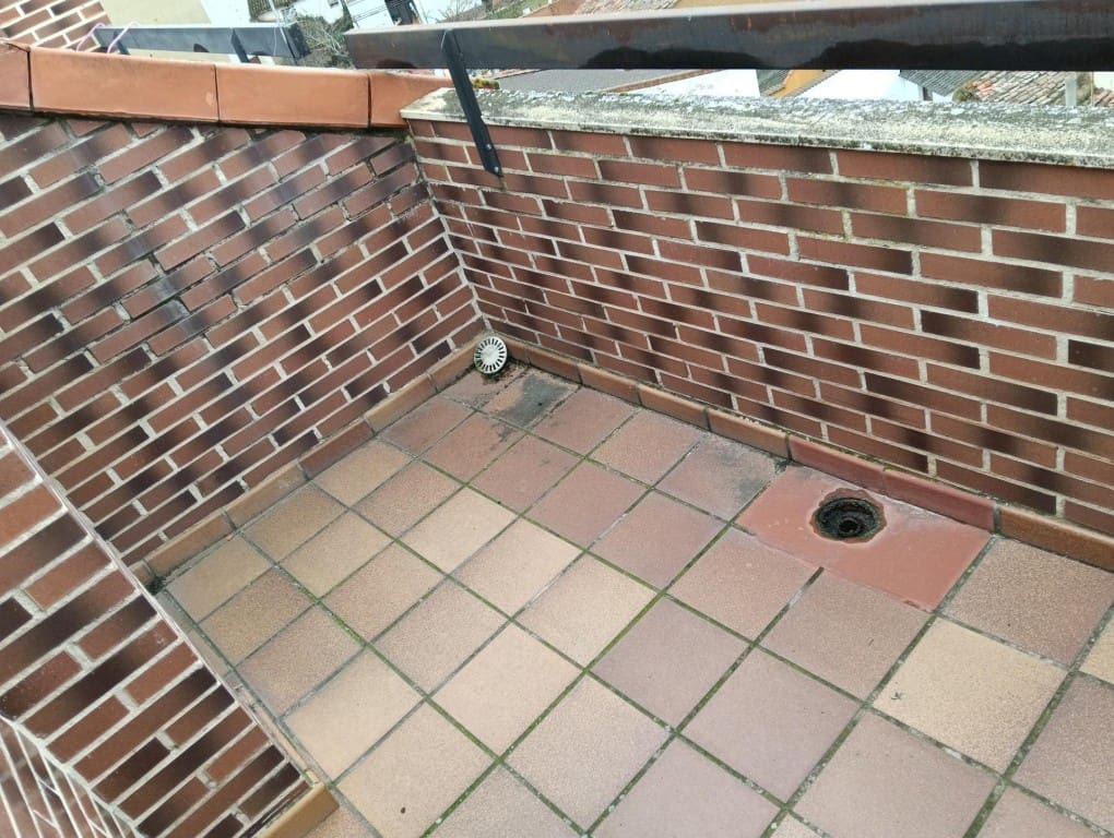 2 bedroom Flat for rent in Valencia de Don Juan with garage - € 400 (Ref: 9570971)