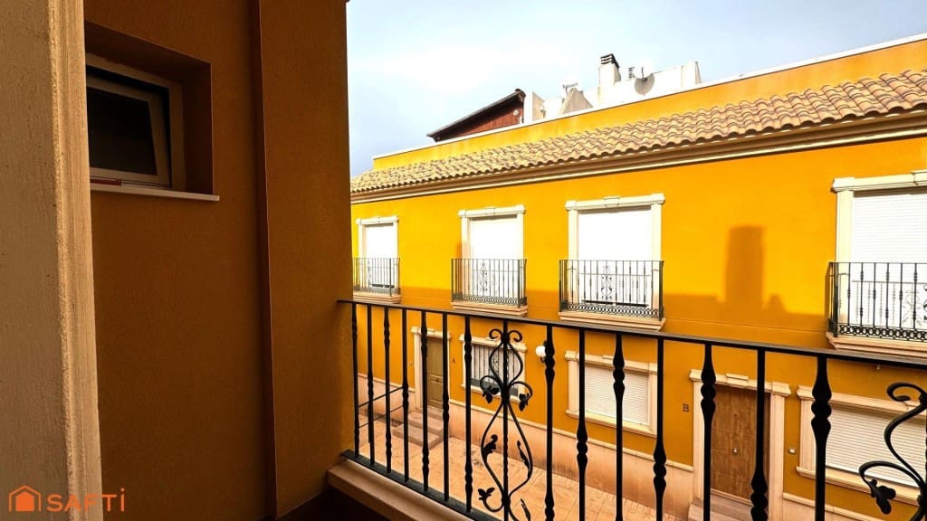 7 makuuhuone Rivitalo myytävänä paikassa Aspe mukana 
autotalli - 261 000 € (Ref: 9570974)