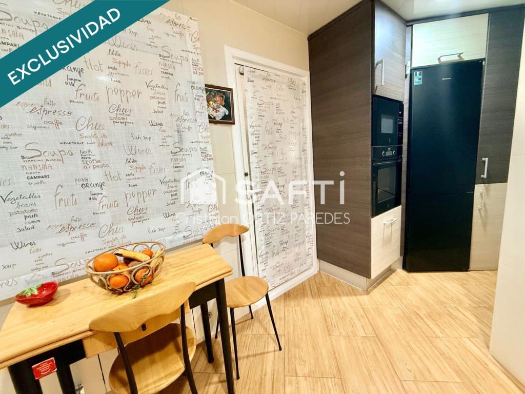 Apartamento de 2 habitaciones en Blanes en venta - 204.000 € (Ref: 9574458)