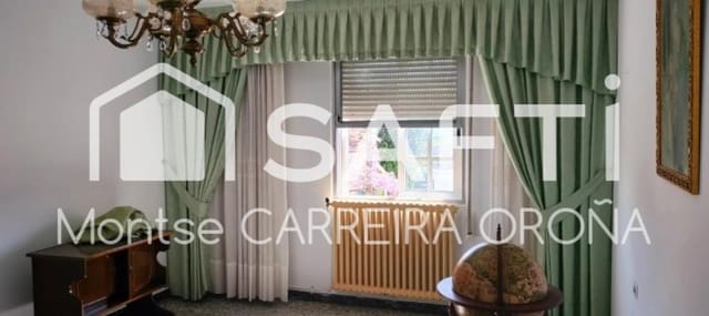 4 chambre Villa/Maison Mitoyenne à vendre à Santiago de Compostela avec garage - 129 000 € (Ref: 9574460)