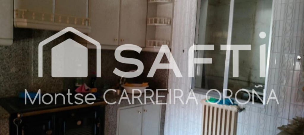 4 camera da letto Villetta a Schiera in vendita in Santiago de Compostela con garage - 129.000 € (Rif: 9574460)