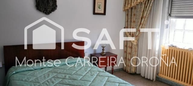 4 chambre Villa/Maison Mitoyenne à vendre à Santiago de Compostela avec garage - 129 000 € (Ref: 9574460)