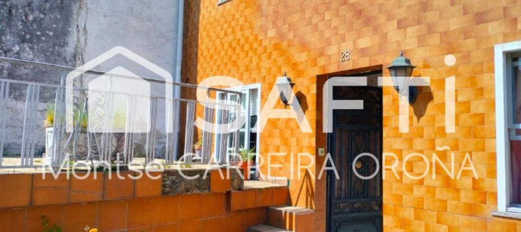 4 camera da letto Villetta a Schiera in vendita in Santiago de Compostela con garage - 129.000 € (Rif: 9574460)