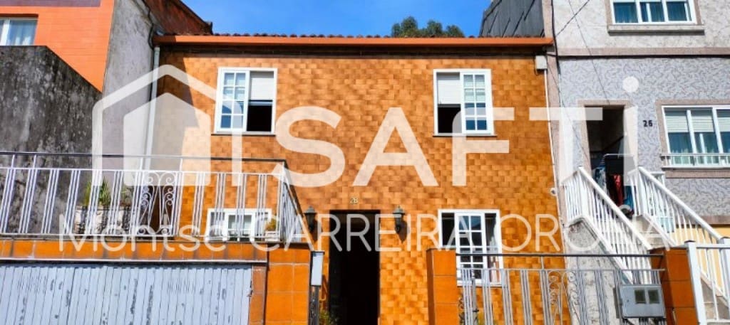 4 camera da letto Villetta a Schiera in vendita in Santiago de Compostela con garage - 129.000 € (Rif: 9574460)