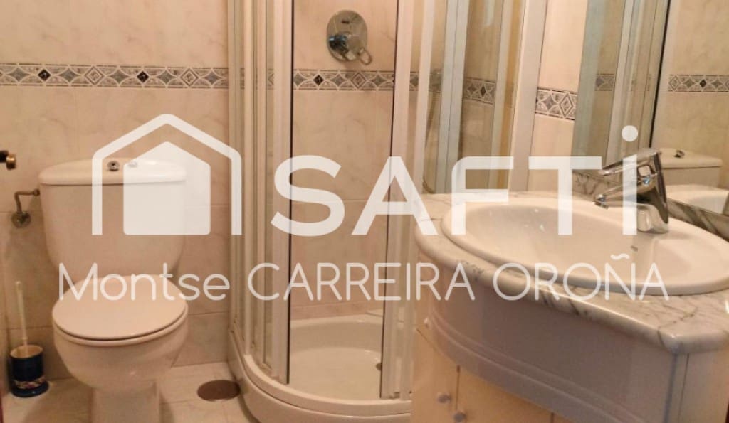 4 camera da letto Villetta a Schiera in vendita in Santiago de Compostela con garage - 129.000 € (Rif: 9574460)