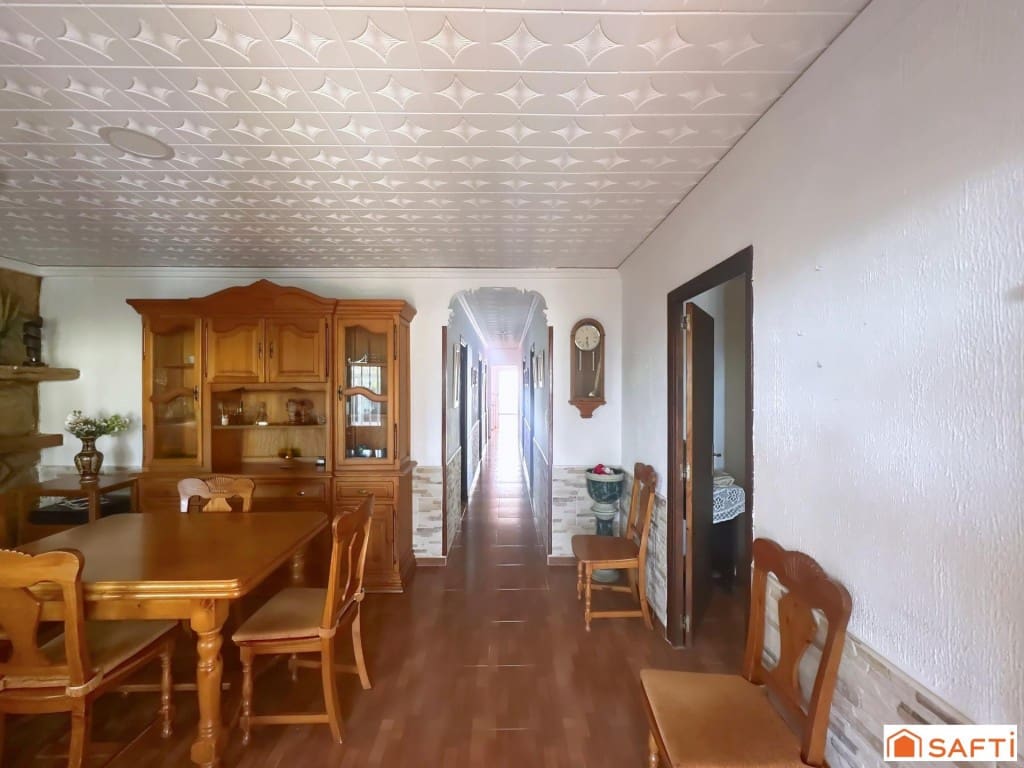 5 bedroom Villa for sale in Oliva with pool - € 325,000 (Ref: 9574464)