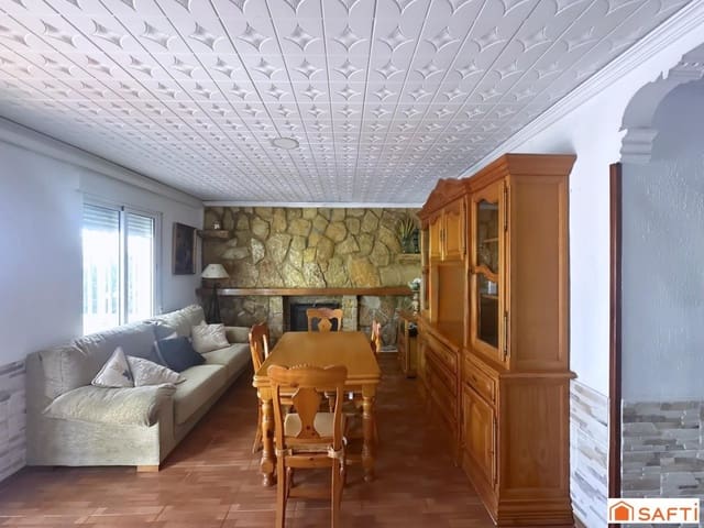 5 bedroom Villa for sale in Oliva Pueblo, Oliva with pool - € 325,000 (Ref: 9574464)