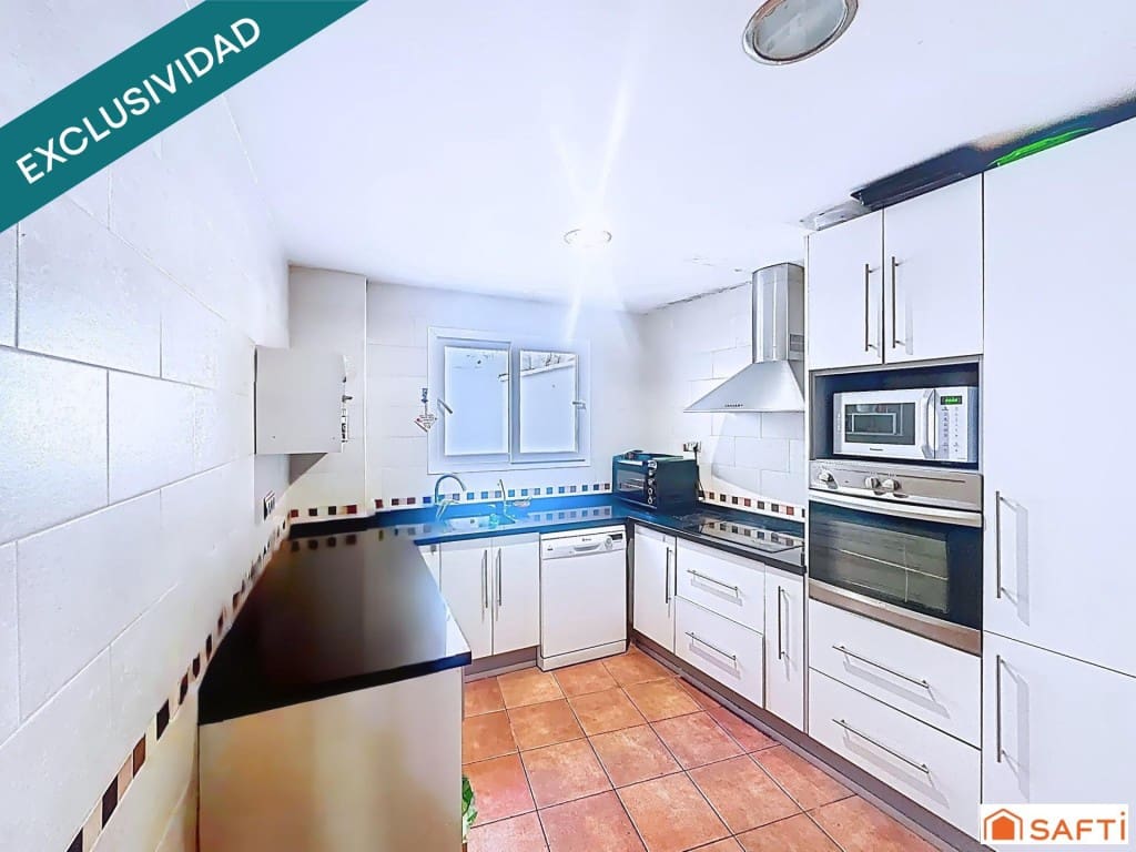 4 soverom Villa til salgs i Oliva med garasje - € 249 000 (Ref: 9574465)