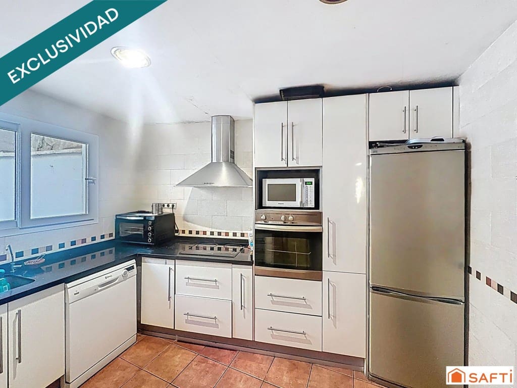 4 soverom Villa til salgs i Oliva med garasje - € 249 000 (Ref: 9574465)