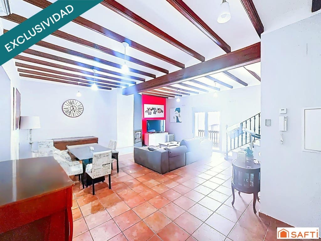 4 soverom Villa til salgs i Oliva med garasje - € 249 000 (Ref: 9574465)