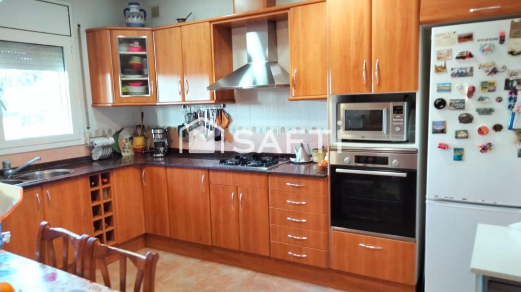 3 bedroom Villa for sale in Piera with pool garage - € 325,000 (Ref: 9582653)