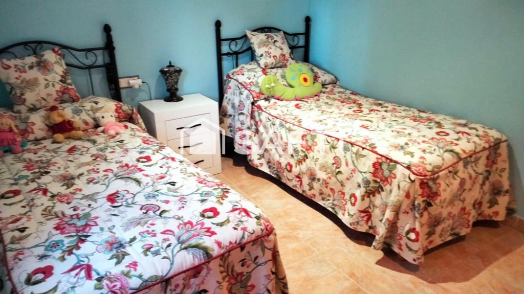 3 bedroom Villa for sale in Piera with pool garage - € 325,000 (Ref: 9582653)