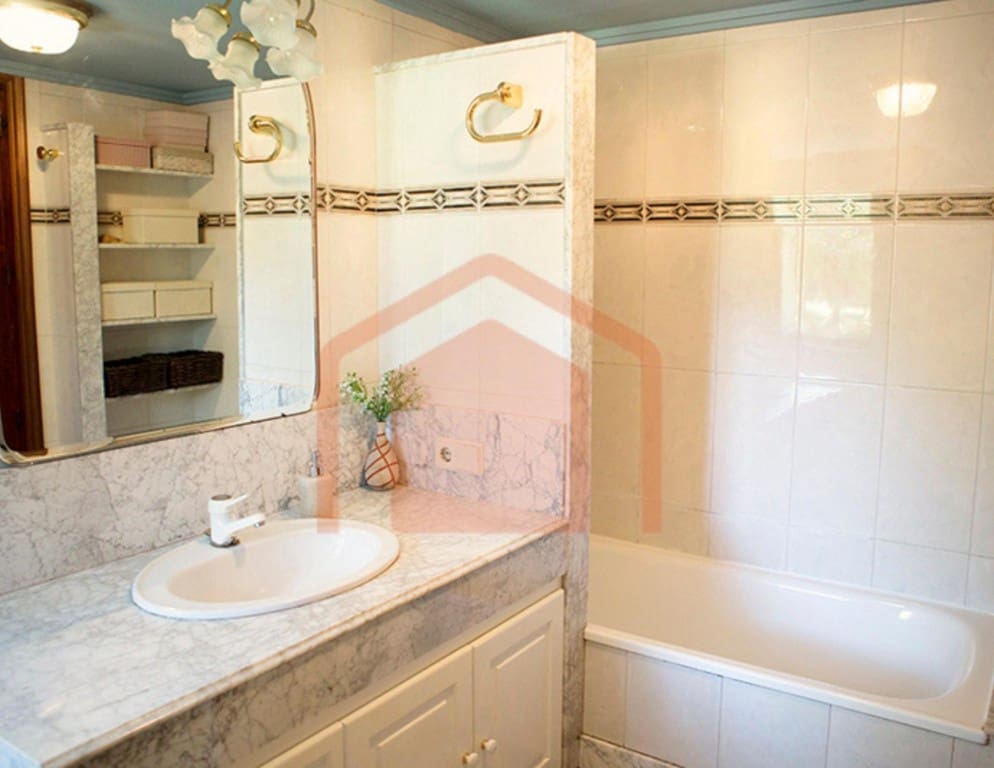 6 bedroom Finca/Country House for sale in Salamanca city - € 825,000 (Ref: 9582664)