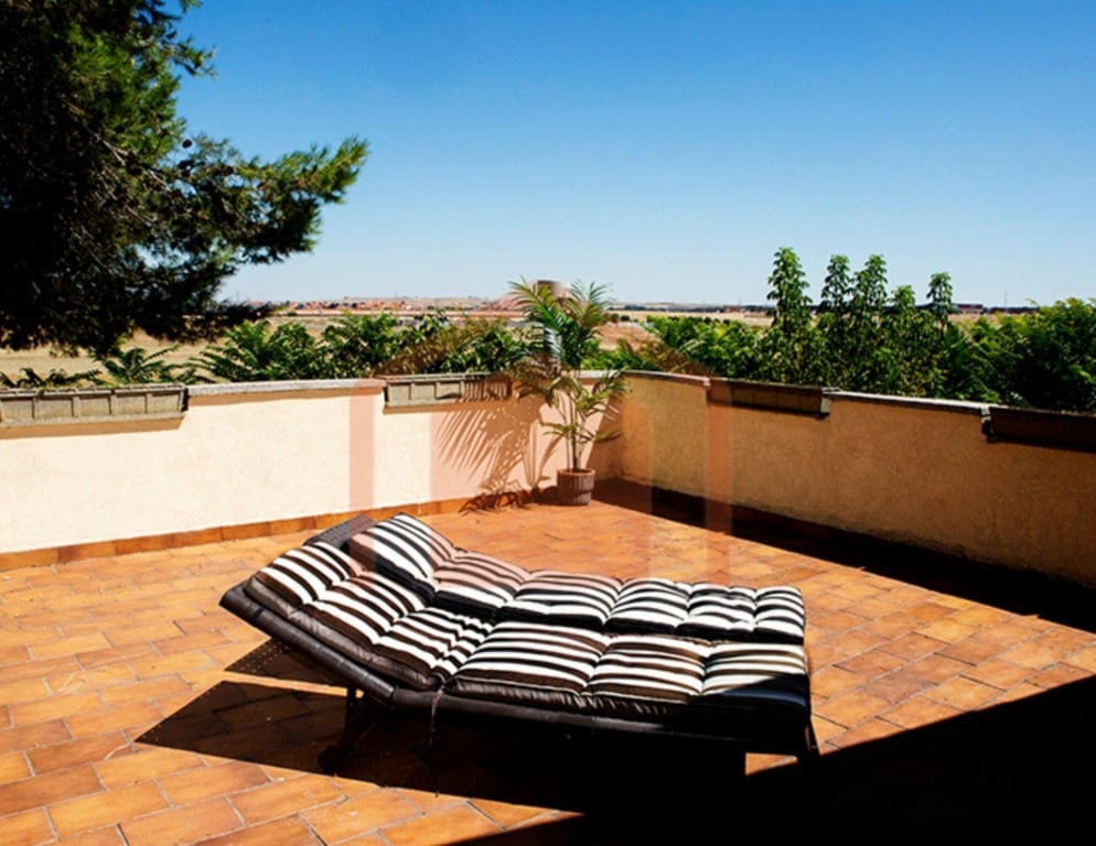 6 bedroom Finca/Country House for sale in Salamanca city - € 825,000 (Ref: 9582664)