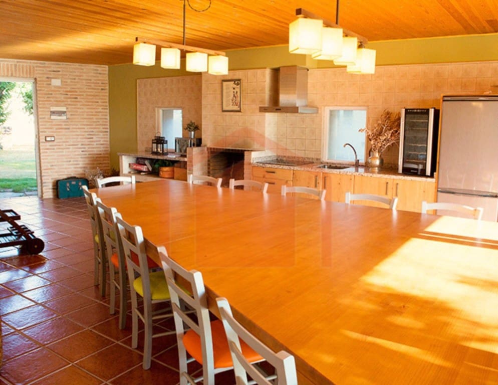 6 bedroom Finca/Country House for sale in Salamanca city - € 825,000 (Ref: 9582664)