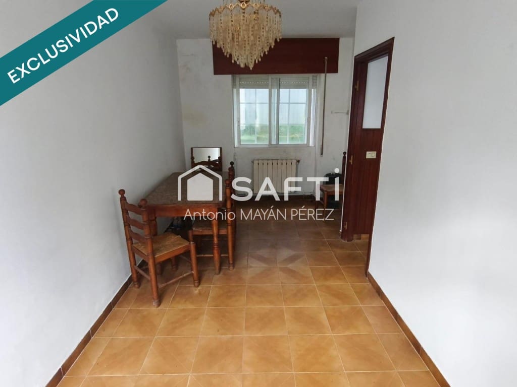 Adosado de 3 habitaciones en A Pobra do Caramiñal en venta - 114.500 € (Ref: 9586223)