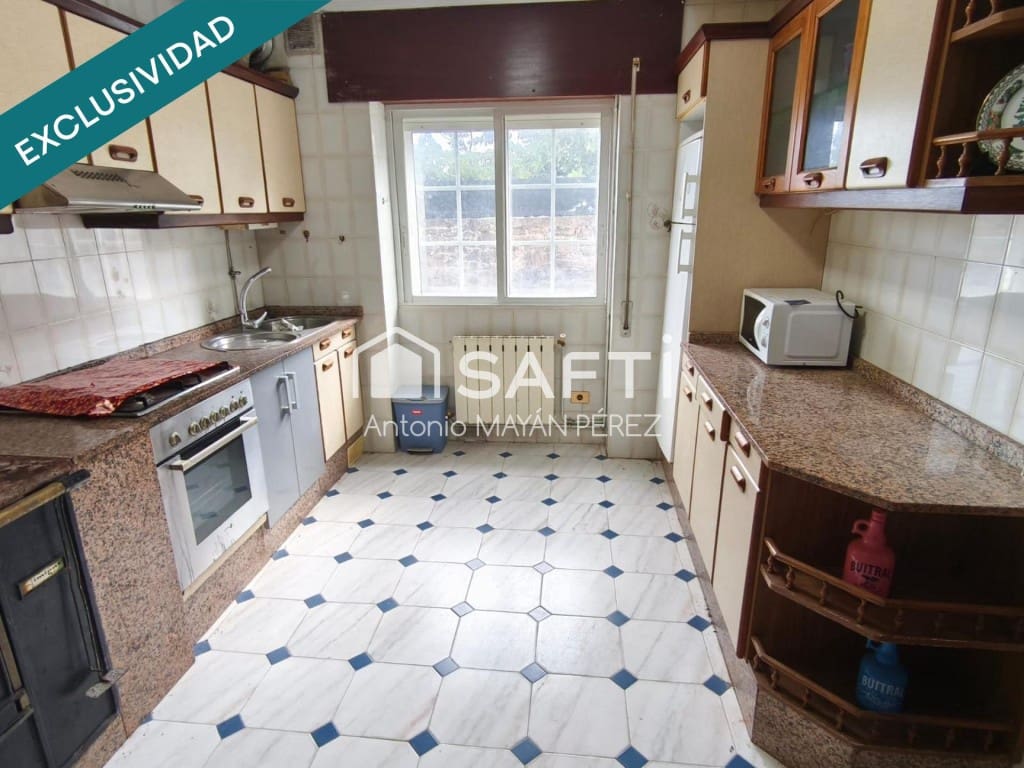 Adosado de 3 habitaciones en A Pobra do Caramiñal en venta - 114.500 € (Ref: 9586223)