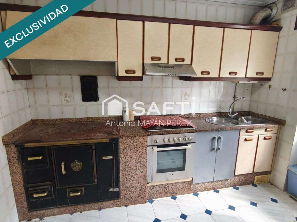 Adosado de 3 habitaciones en A Pobra do Caramiñal en venta - 114.500 € (Ref: 9586223)