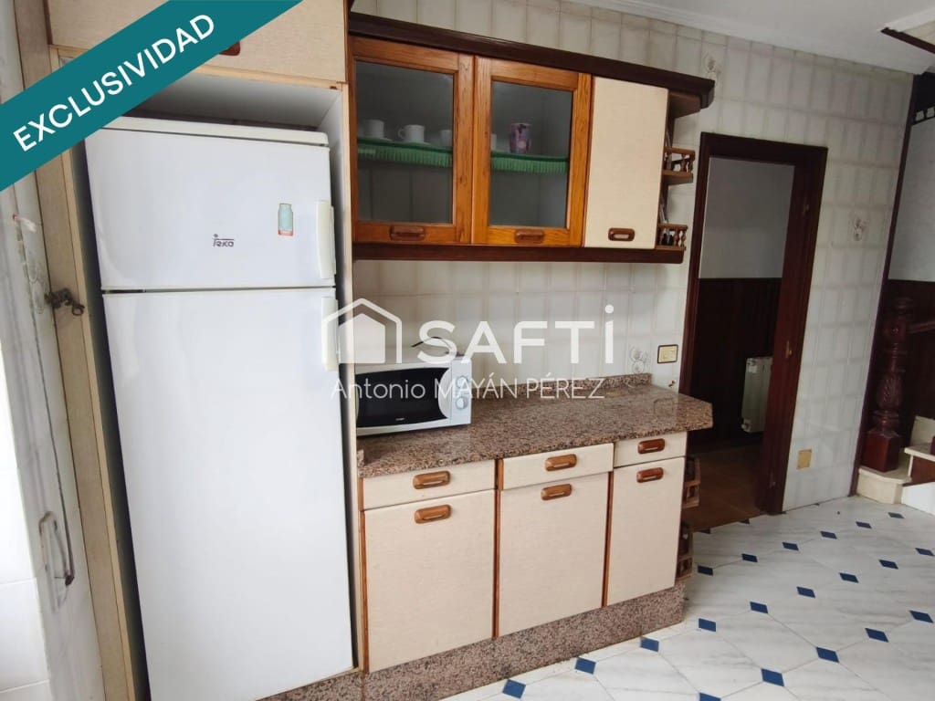 Adosado de 3 habitaciones en A Pobra do Caramiñal en venta - 114.500 € (Ref: 9586223)