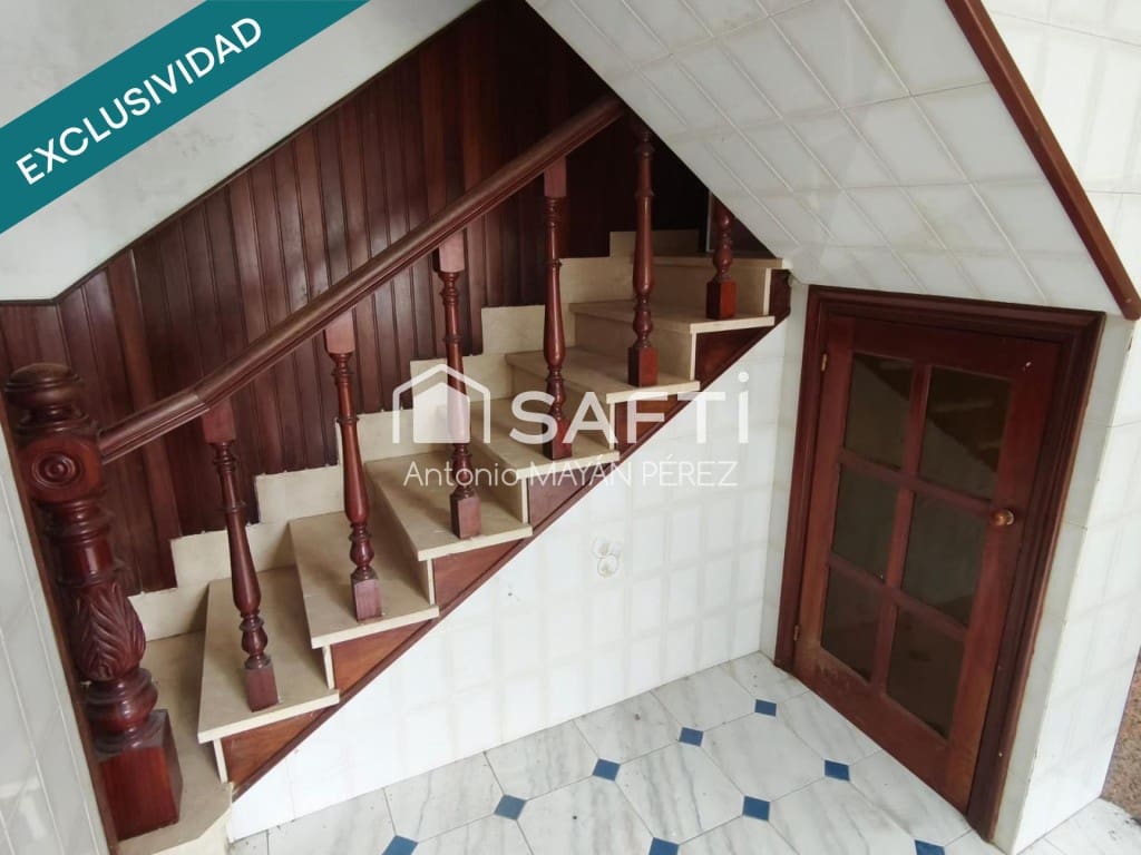 Adosado de 3 habitaciones en A Pobra do Caramiñal en venta - 114.500 € (Ref: 9586223)