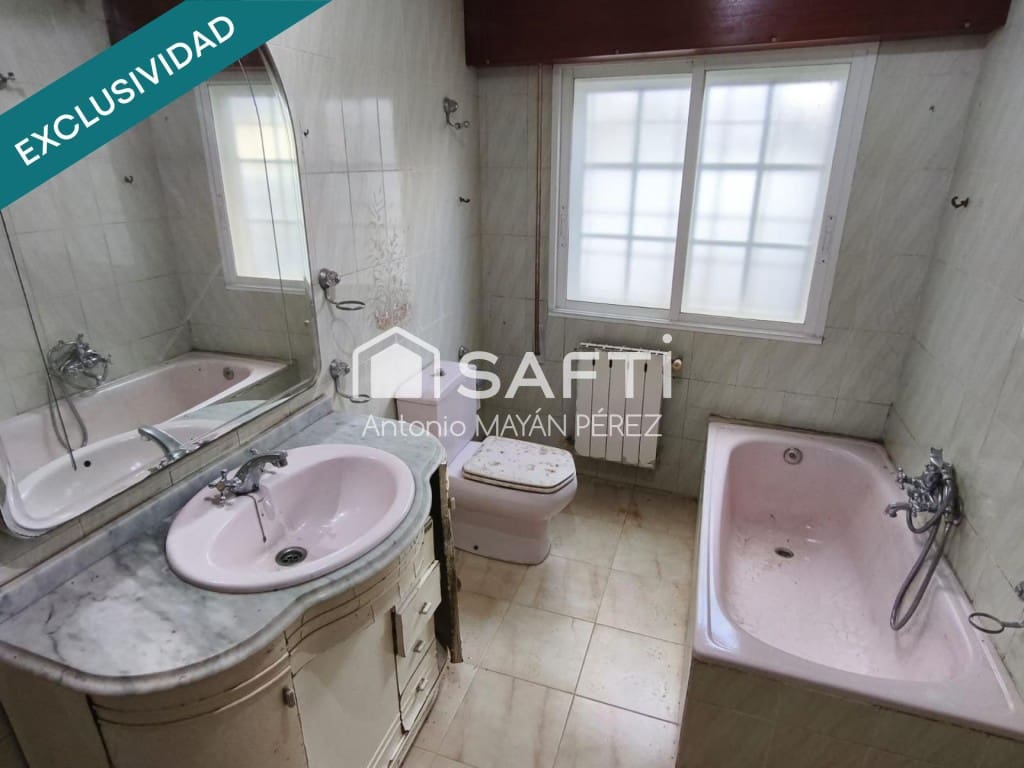 Adosado de 3 habitaciones en A Pobra do Caramiñal en venta - 114.500 € (Ref: 9586223)