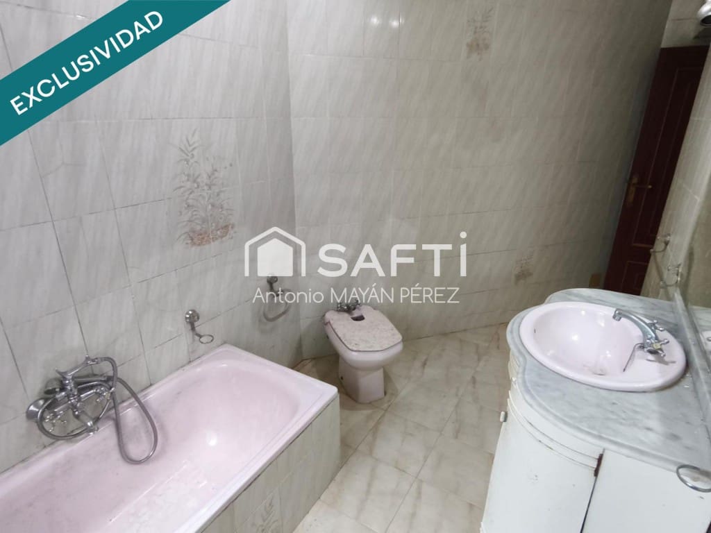 Adosado de 3 habitaciones en A Pobra do Caramiñal en venta - 114.500 € (Ref: 9586223)