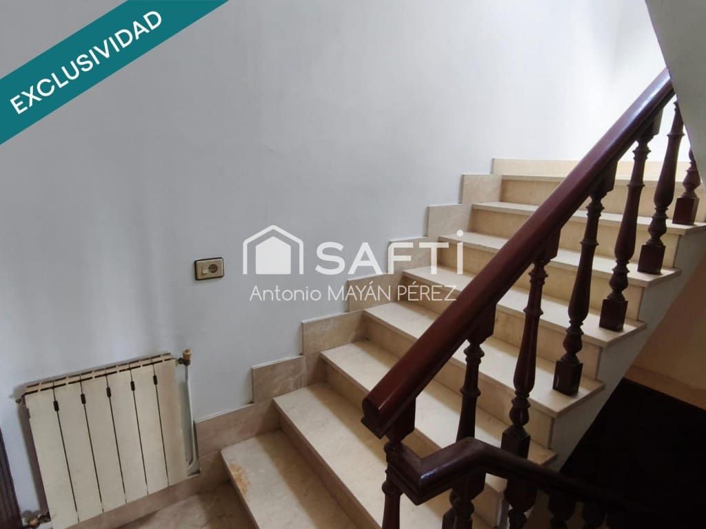 Adosado de 3 habitaciones en A Pobra do Caramiñal en venta - 114.500 € (Ref: 9586223)