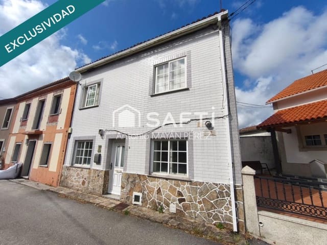 Adosado de 3 habitaciones en A Pobra do Caramiñal en venta - 114.500 € (Ref: 9586223)