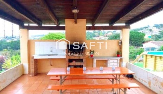 4 sovrum Villa till salu i Maçanet de la Selva med pool - 265 000 € (Ref: 9586225)