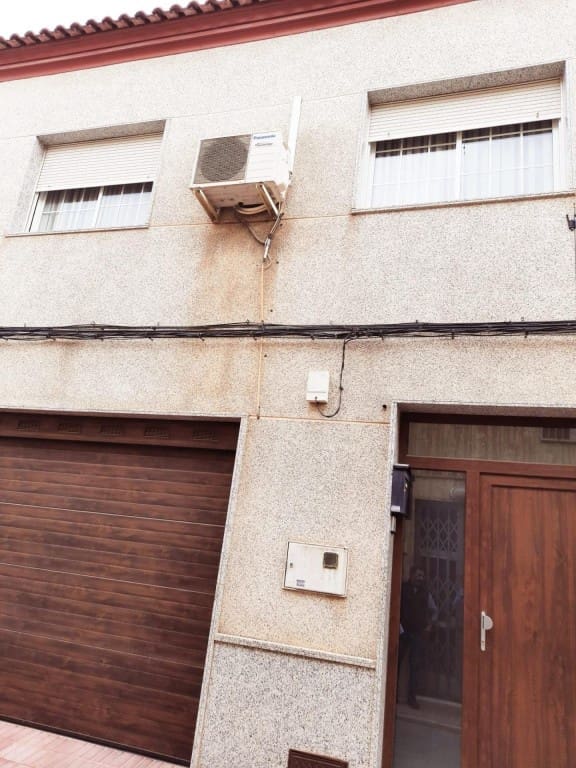 4 chambre Villa/Maison Mitoyenne à vendre à Monovar / Monover avec garage - 190 000 € (Ref: 9594928)