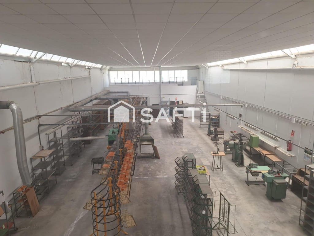 Comercial para venda em Villena - 300 000 € (Ref: 9594929)