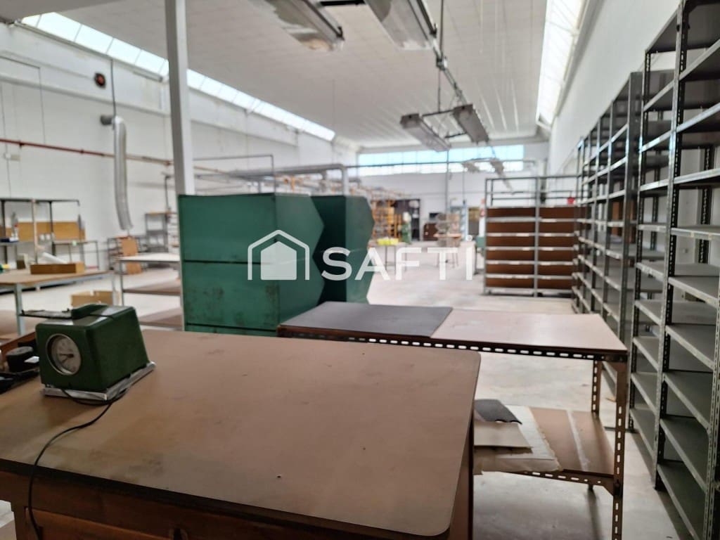 Comercial para venda em Villena - 300 000 € (Ref: 9594929)