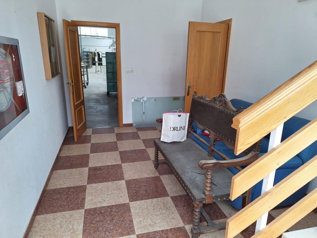 Comercial para venda em Villena - 300 000 € (Ref: 9594929)