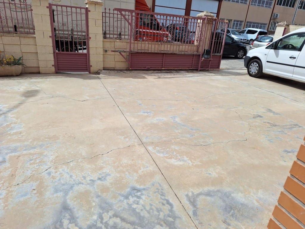 Comercial para venda em Villena - 300 000 € (Ref: 9594929)