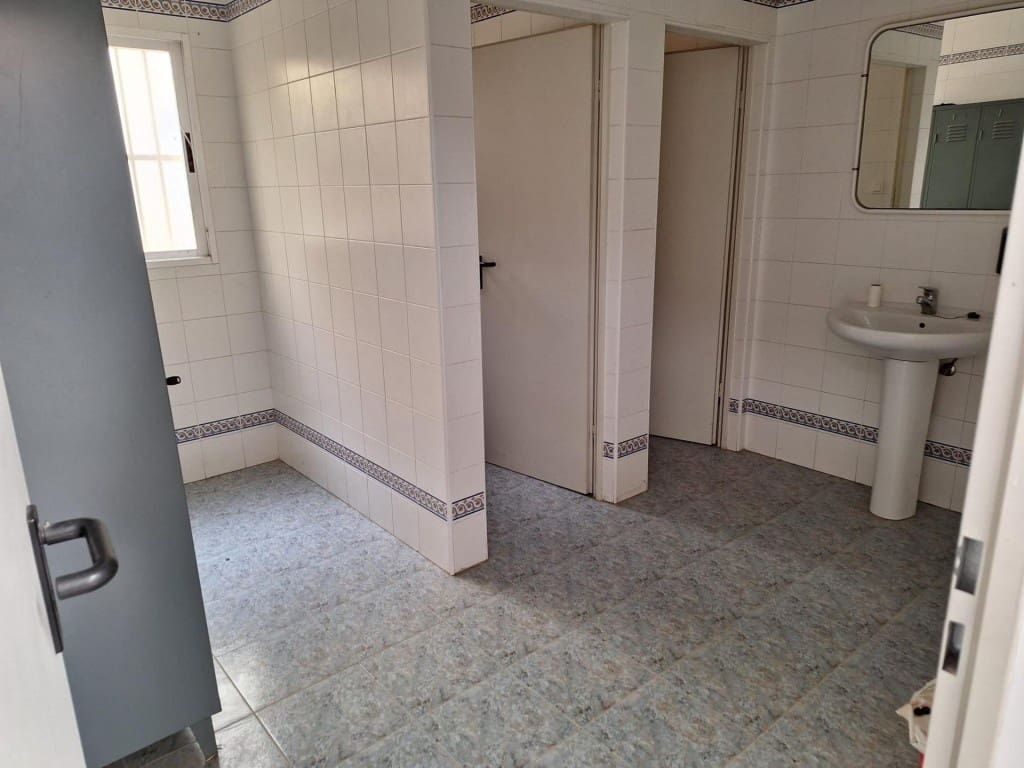 Comercial para venda em Villena - 300 000 € (Ref: 9594929)