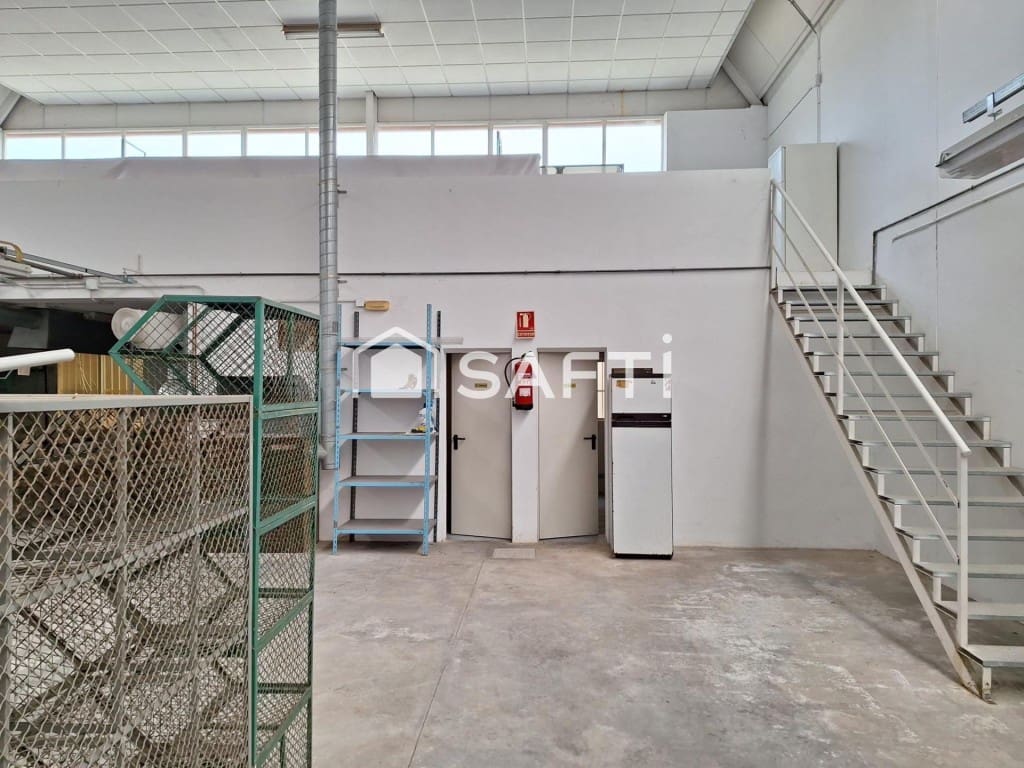 Comercial para venda em Villena - 300 000 € (Ref: 9594929)
