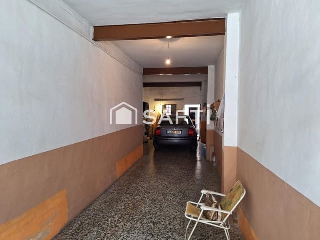 4 bedroom Apartment for sale in Yecla with garage - € 105,000 (Ref: 9594931)