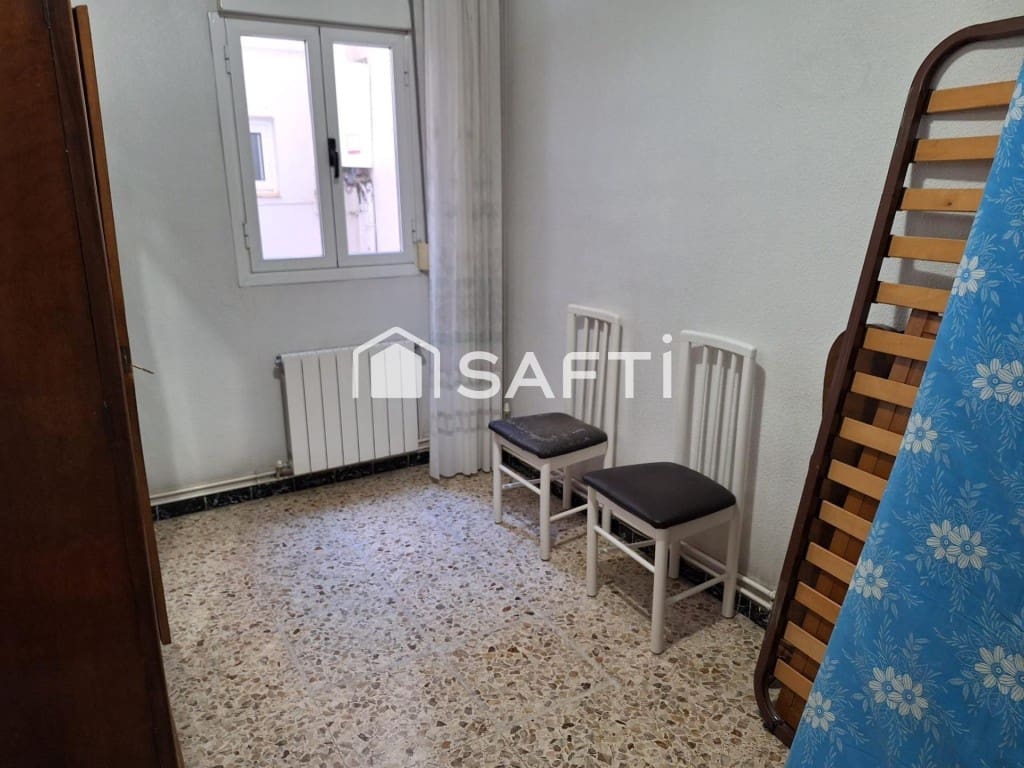 4 bedroom Apartment for sale in Yecla with garage - € 105,000 (Ref: 9594931)
