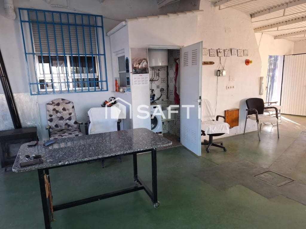 Finca/Casa Rural de 8 habitaciones en Villena en venta con piscina garaje - 205.000 € (Ref: 9594933)