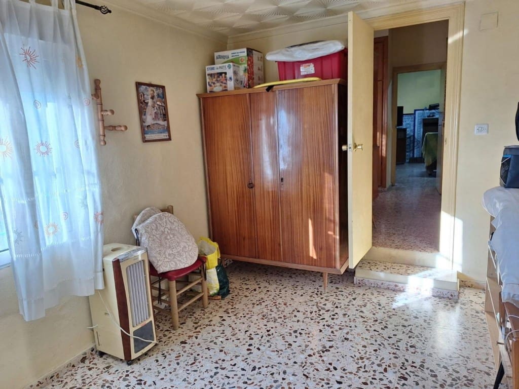 Finca/Casa Rural de 8 habitaciones en Villena en venta con piscina garaje - 205.000 € (Ref: 9594933)