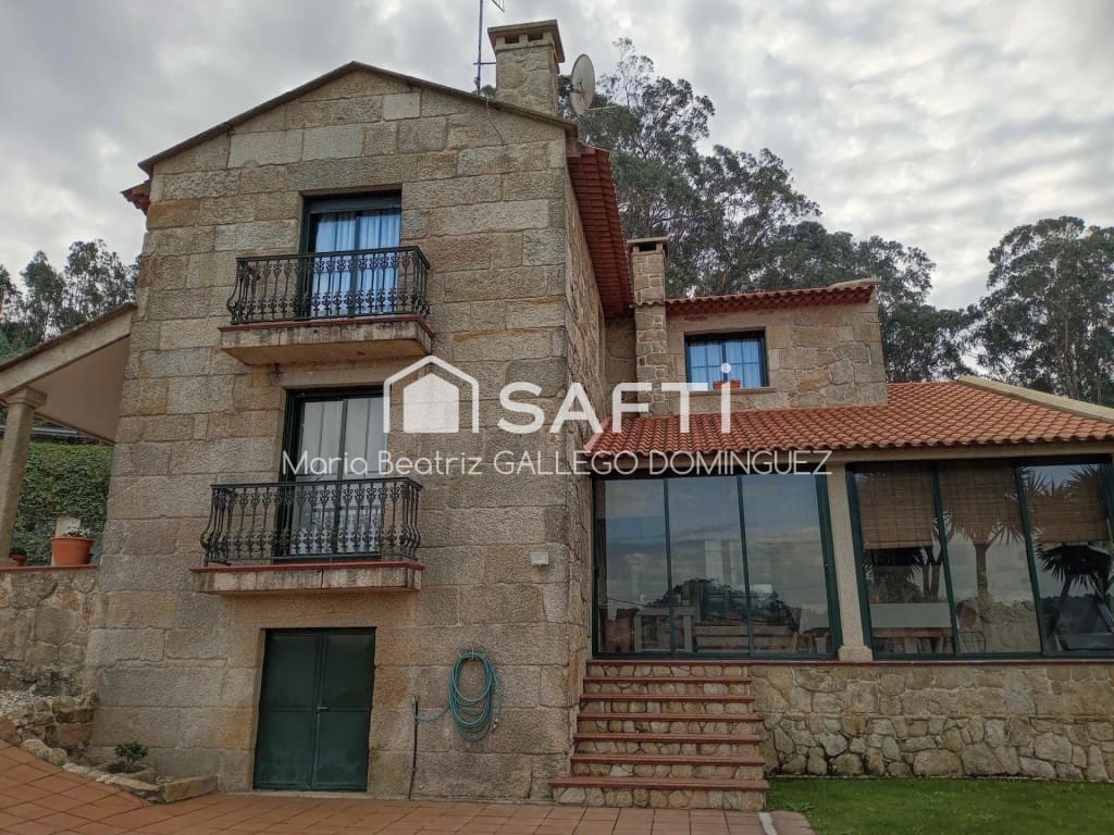Chalet de 3 habitaciones en Bueu en venta con piscina garaje - 625.000 € (Ref: 9594937)