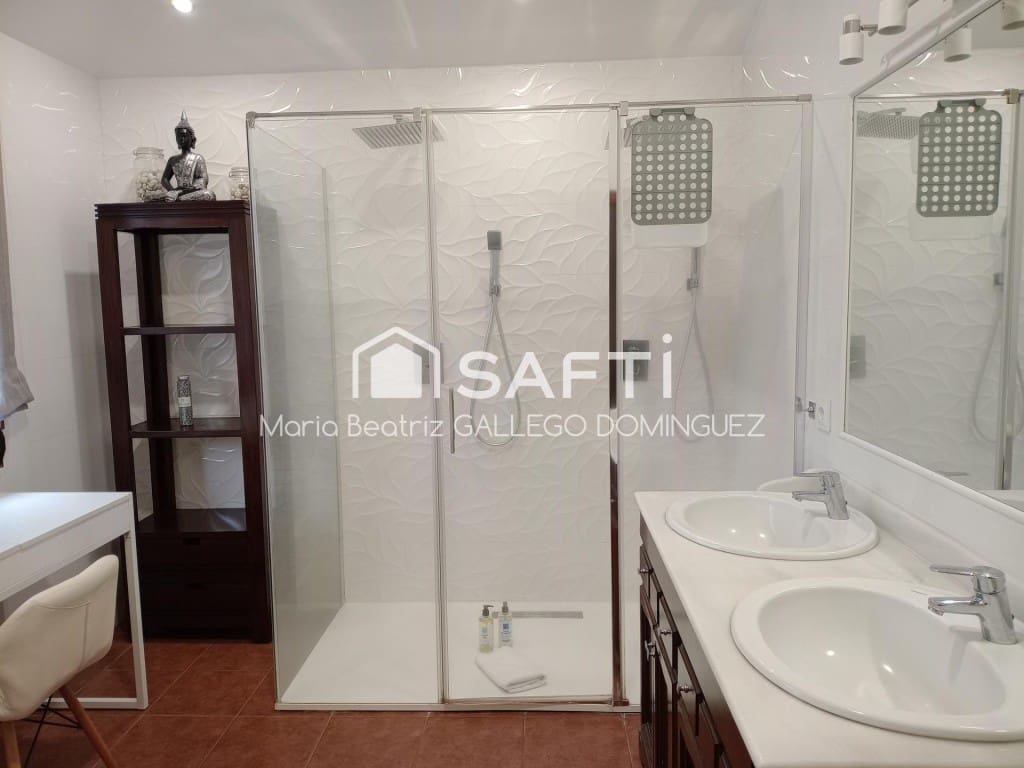 Chalet de 3 habitaciones en Bueu en venta con piscina garaje - 625.000 € (Ref: 9594937)