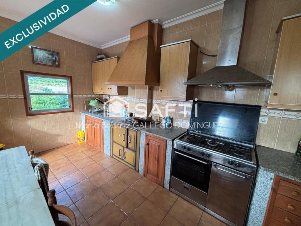 5 bedroom Finca/Country House for sale in Arbo with garage - € 159,995 (Ref: 9594938)