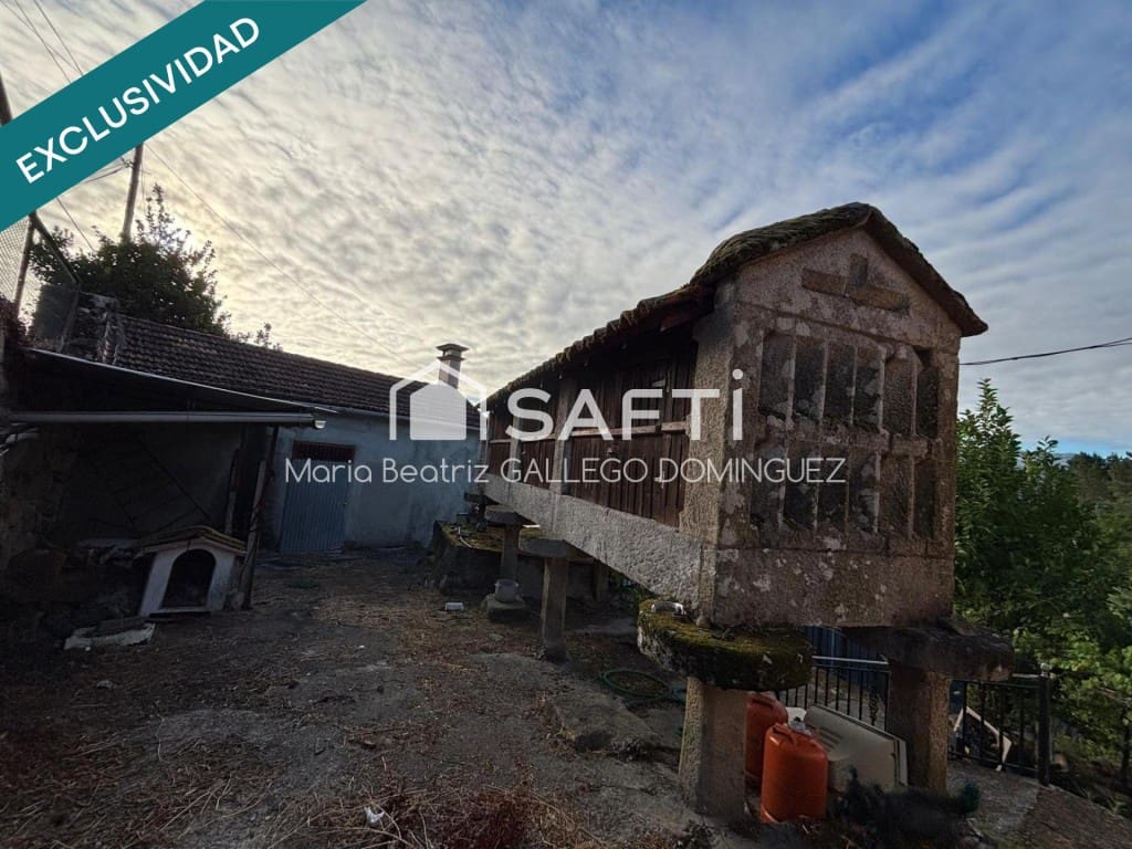 5 bedroom Finca/Country House for sale in Arbo with garage - € 159,995 (Ref: 9594938)