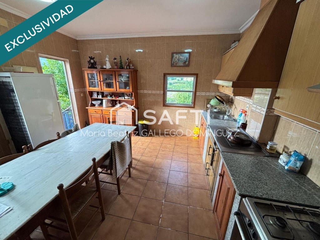 5 bedroom Finca/Country House for sale in Arbo with garage - € 159,995 (Ref: 9594938)