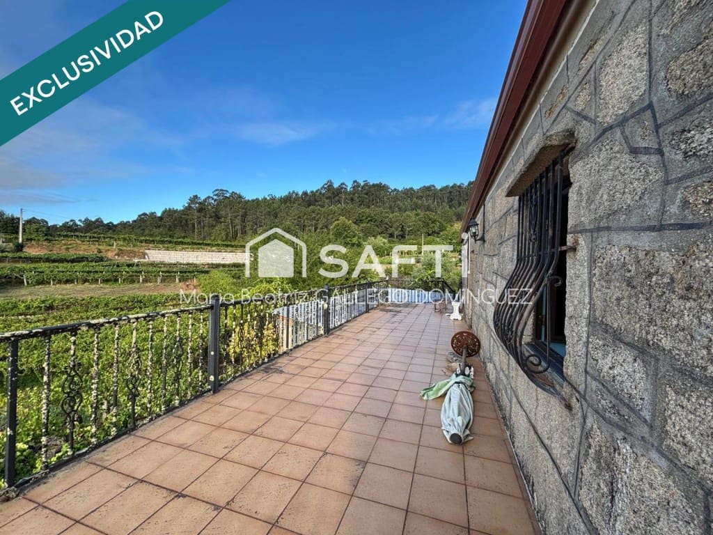 5 bedroom Finca/Country House for sale in Arbo with garage - € 159,995 (Ref: 9594938)