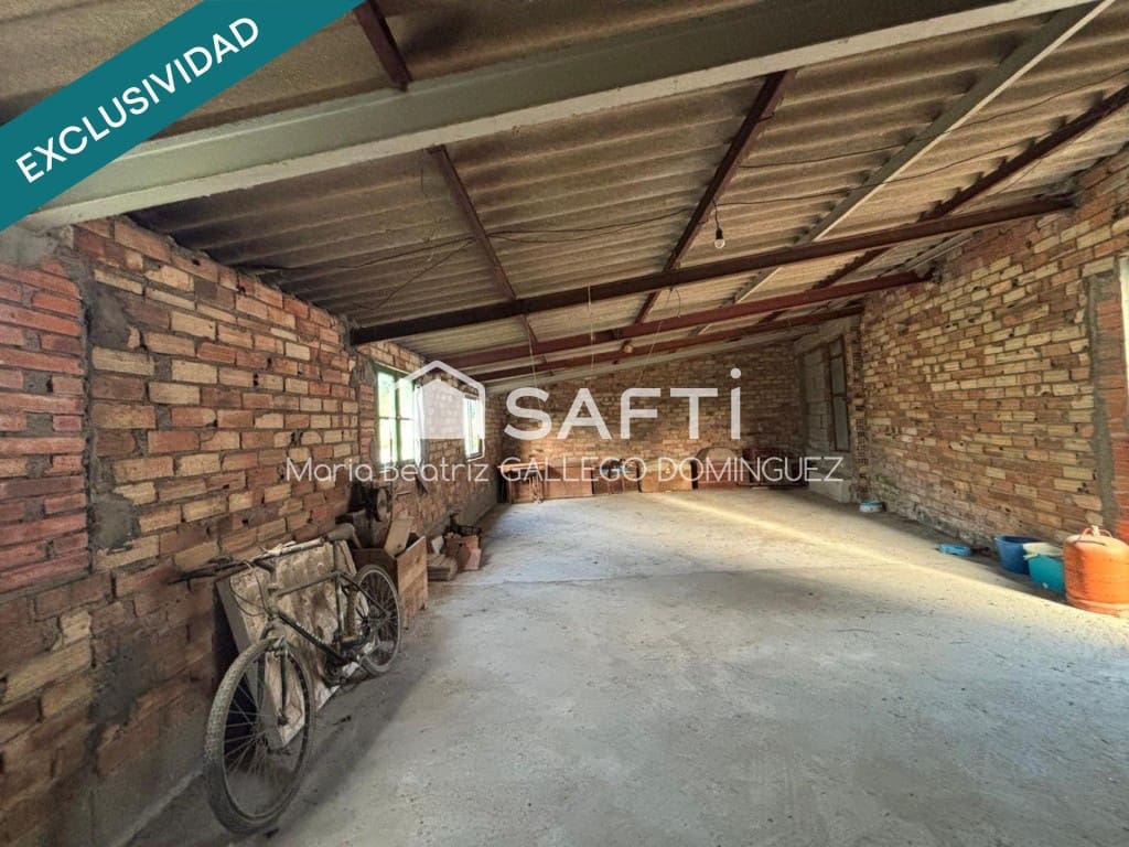 5 bedroom Finca/Country House for sale in Arbo with garage - € 159,995 (Ref: 9594938)